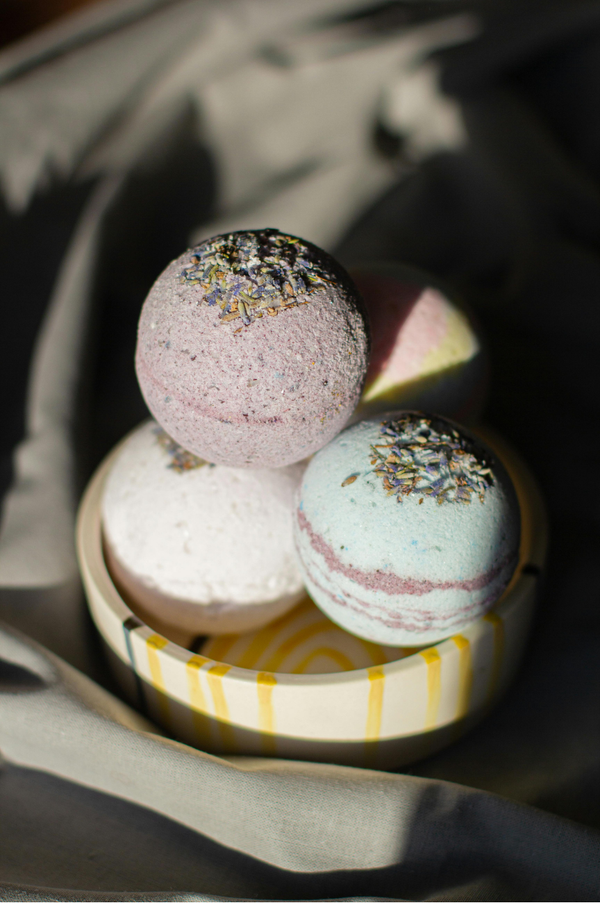 Peppermint Bath Bombs & Hot Cocoa